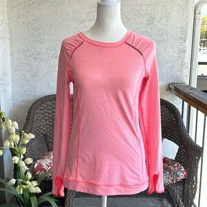 Lucy Women’s Athletic Top size S/M W/ Thumb Holes